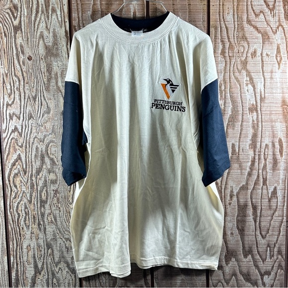 Vintage Pittsburgh Penguins NHL Embroidered Color Block Tshirt NWOT Made in USA - Picture 1 of 3